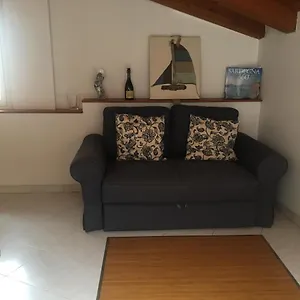 Deliziosa Mansarda Nel Quartiere Marina - Appartamento